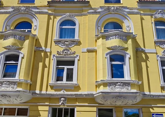 Charmante Und Moderne Altbauwohnung