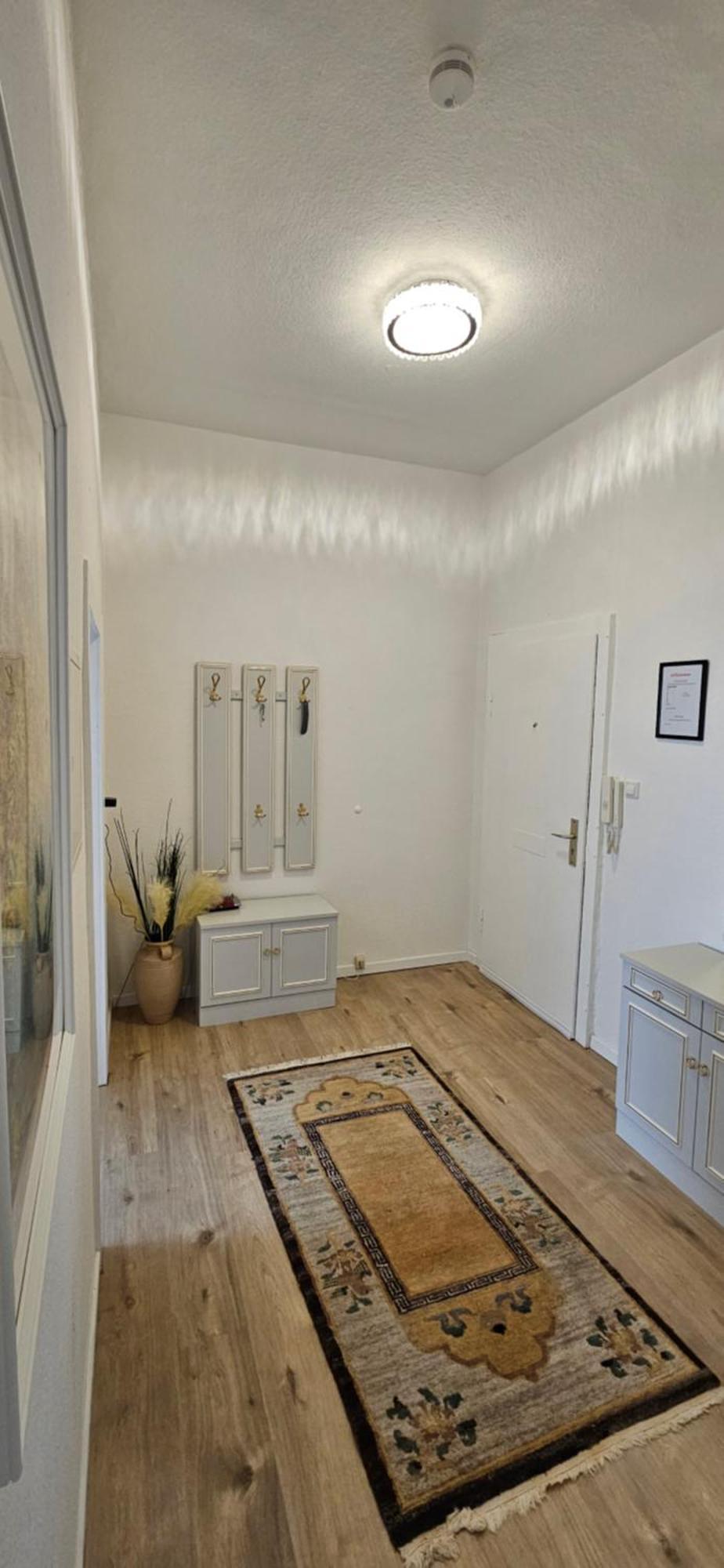 Charmante Und Moderne Altbauwohnung *